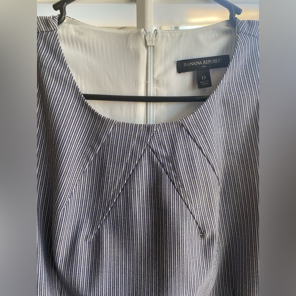 Banana Republic size 12 blue and white dress